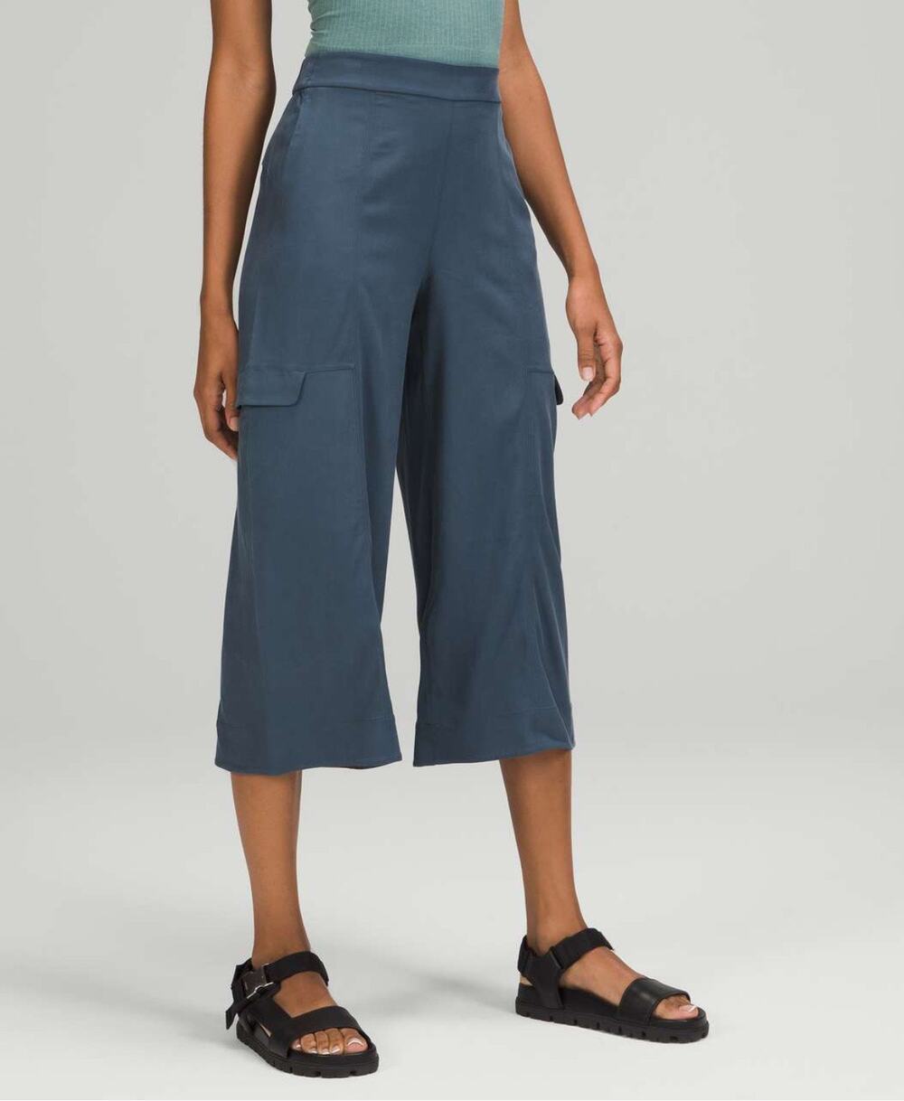 Lululemon Metropolis Maven High Rise Crop - Sz 12 -  Iron Blue